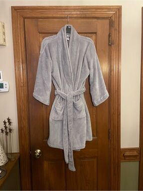 Stars Above Plush Gray Knee Length Open Front Robe, Tie Belt, Pockets, Size M/L